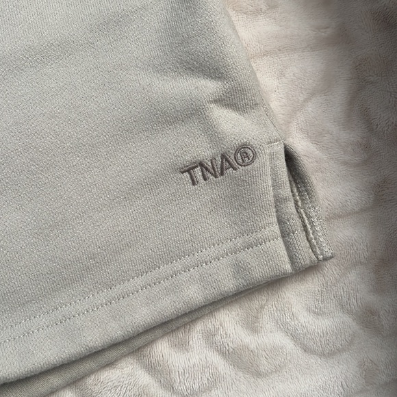 Aritzia TNA Nude Beige Lounge Shorts - Picture 3 of 8